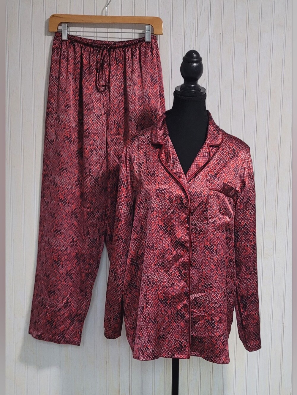 Victoria's Secret Vintage Y2K Red Snakeskin Satin Pajama Set Size Small